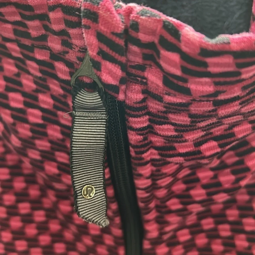 Lululemon Radiant Jacket Deep Dive Berry Rumble Black/Black Size 6